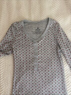 aerie Gray Long-Sleeve Henley with Pink Floral Dots
